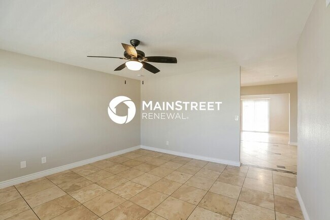 Building Photo - 4 Bedroom Pet-Friendly Home in Phoenix, AZ...