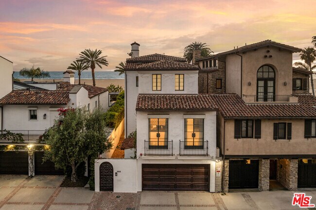 Building Photo - 966 Palisades Beach Rd