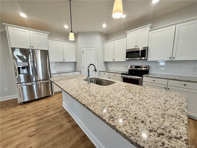 Building Photo - 155 Silk Oak Dr