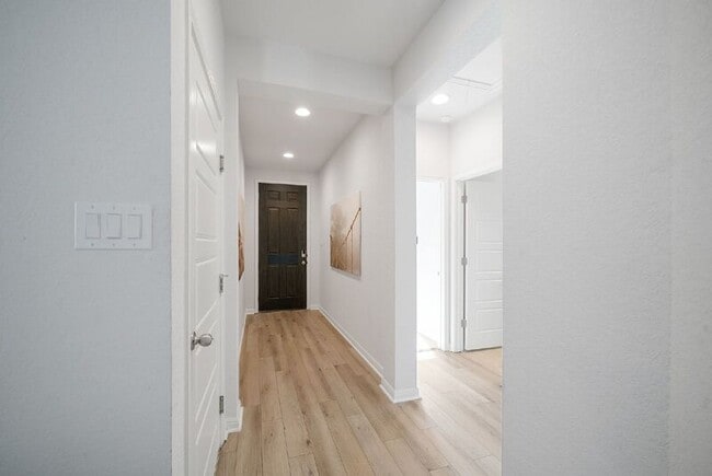 Building Photo - 12927 Maridell Park