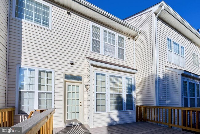 Building Photo - 685 Springhouse Square SE