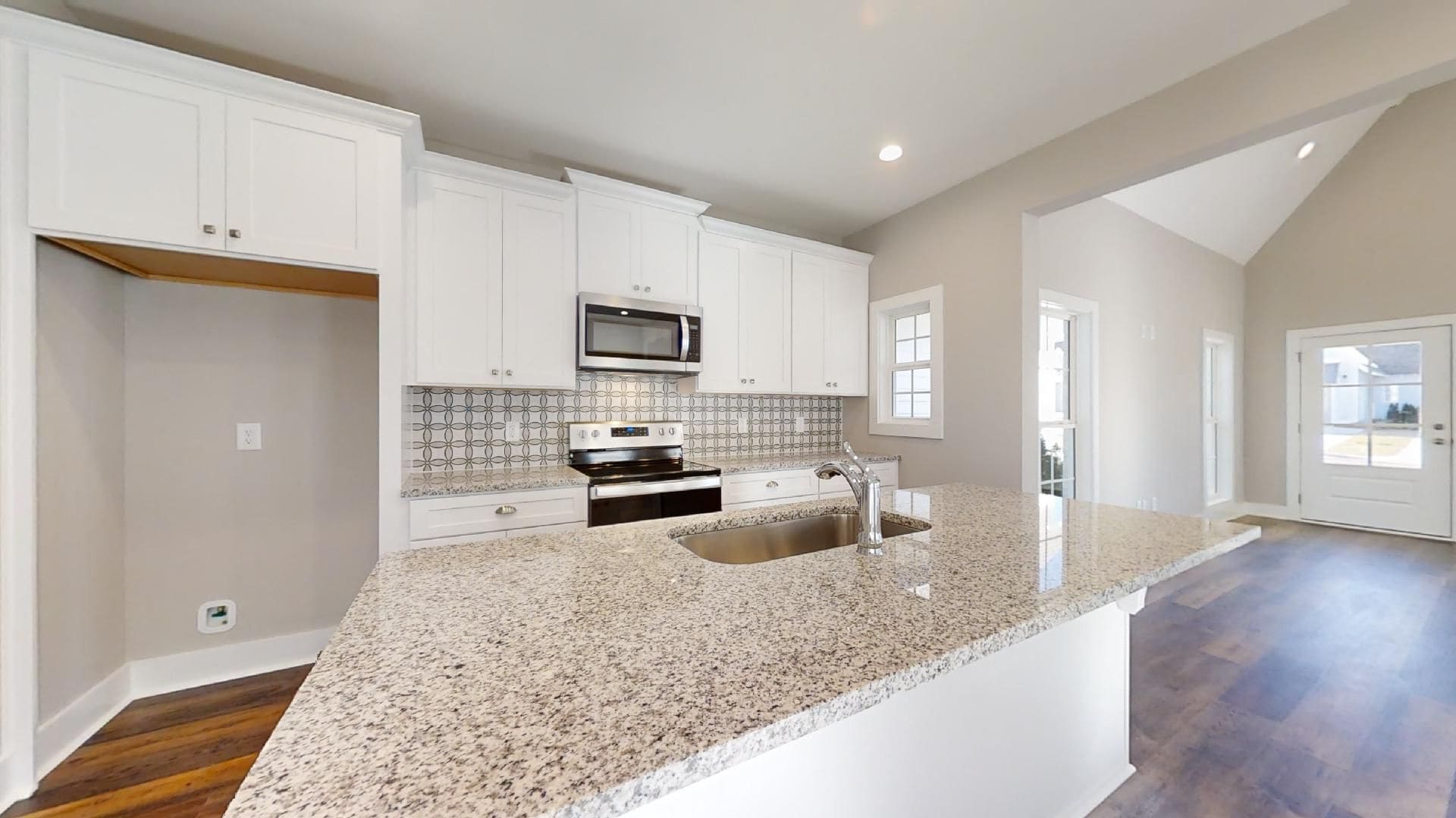 Building Photo - Fox Run Townhome Available August!