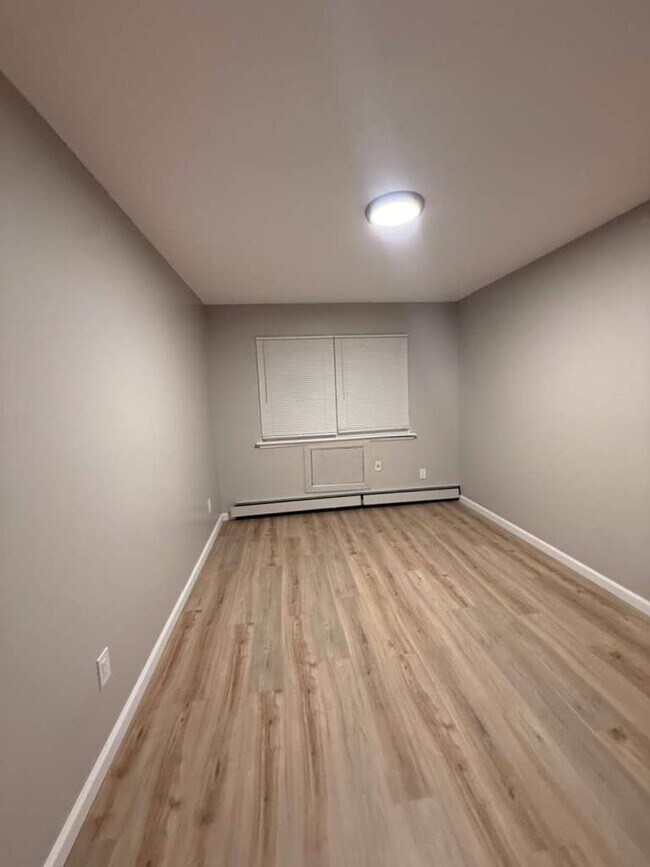 Building Photo - 16700 Lahser Rd