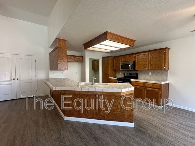 Building Photo - 2322 E Beech Ct