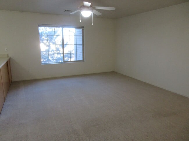 Building Photo - Move-In Discount - 2 bedroom, 2 bathroom apartment