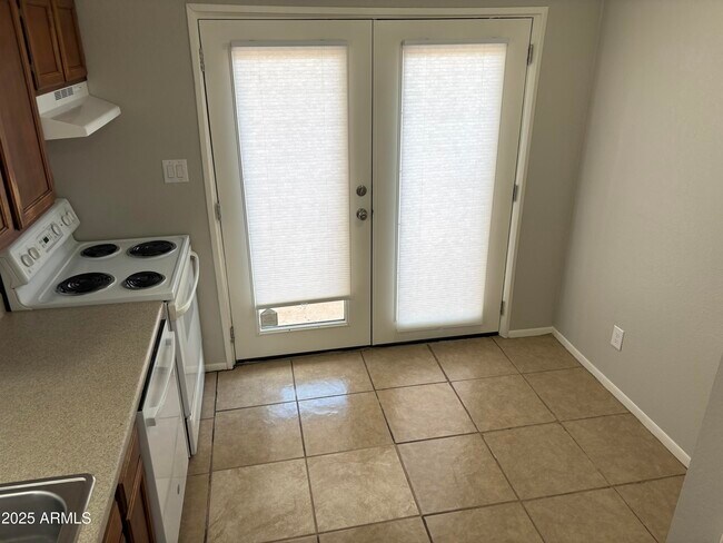 Building Photo - 148 S 54th St