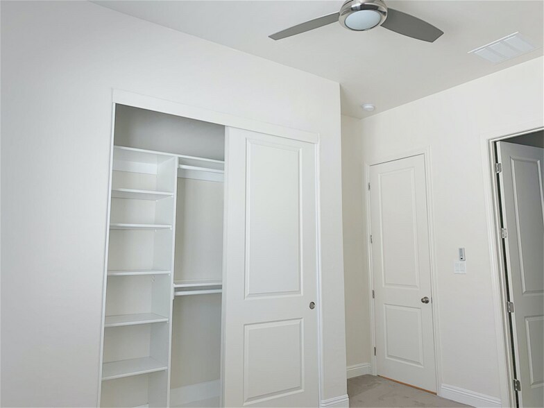 Building Photo - 4538 Herbert River Ave
