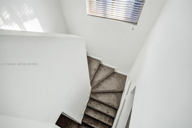 Building Photo - 1233 Hampton Blvd