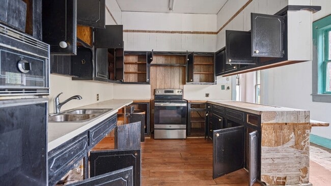 Building Photo - 337 W Court St