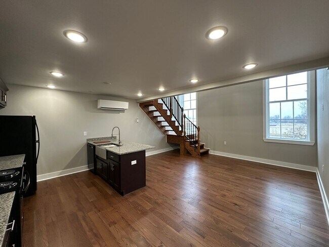 Building Photo - Luxury Adler Lofts