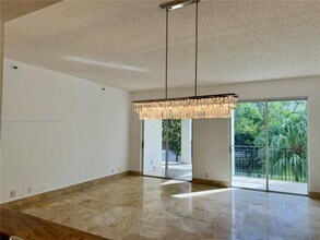 Building Photo - 2 bedroom in Aventura FL 33160