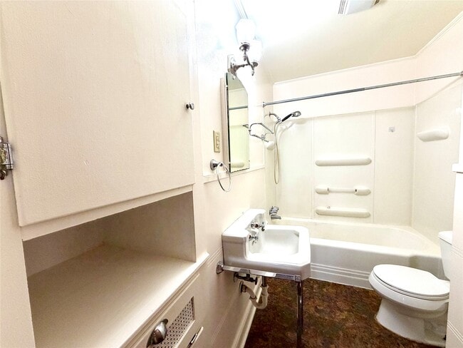 Building Photo - 1104 Marie St