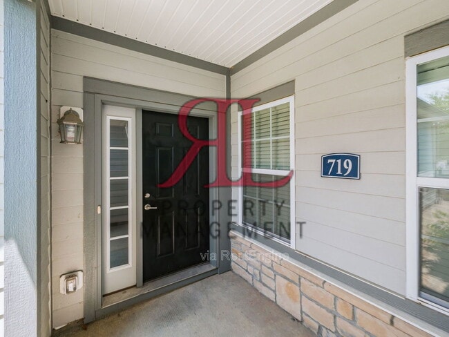 Building Photo - 719 Wintergreen Wy