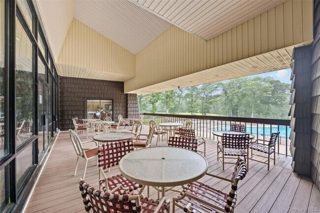 Building Photo - 703 Hilltop Ct