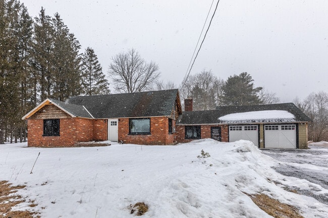 Building Photo - 14 Browns Ln
