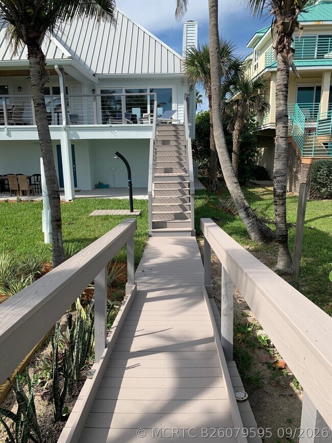 Building Photo - 12840 Jimmy Buffett Mem Hwy
