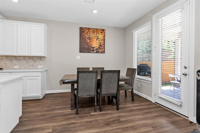 Building Photo - 2058 Woodland Pine Ct