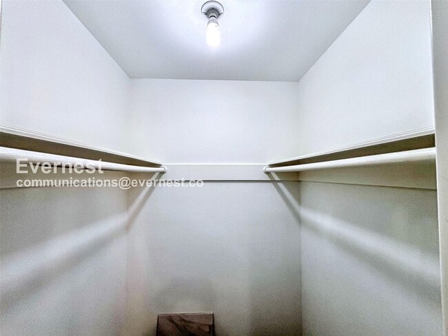 Building Photo - 21418 Park Brook Dr