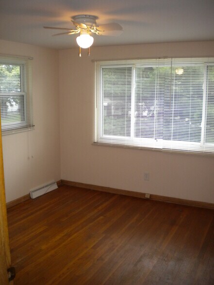 Building Photo - 3069 McGuffey Rd