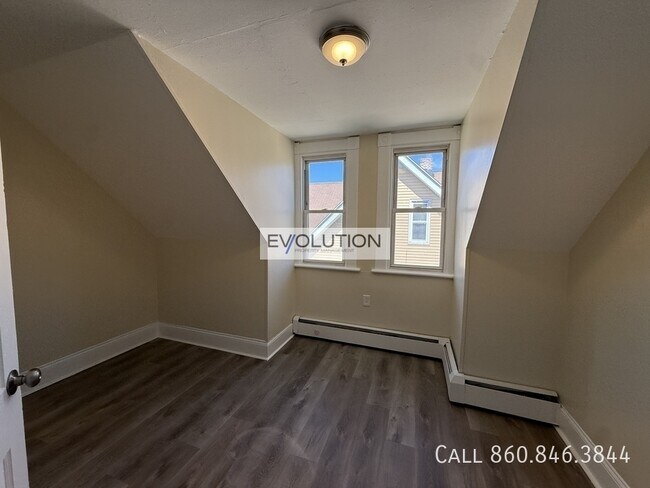 Building Photo - 228-230 Franklin Ave-FL3