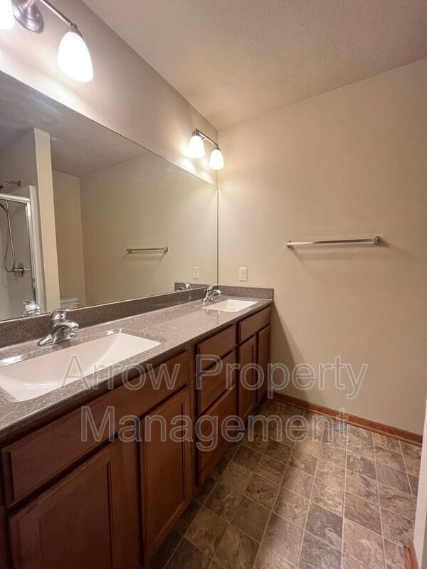 Building Photo - 6241 Windhaven Dr