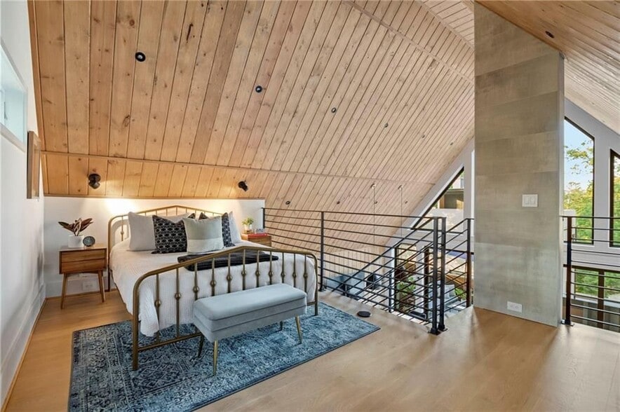 Building Photo - 1033 Reeder Cir NE