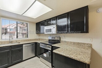 Building Photo - 839 S Westwood
