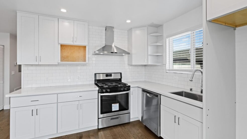 Building Photo - 52 Avalon Dr