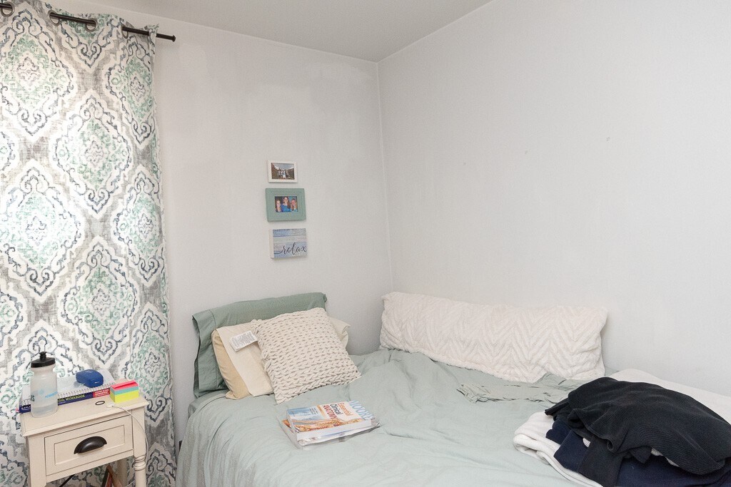 Building Photo - 2616 N Marshfield Ave