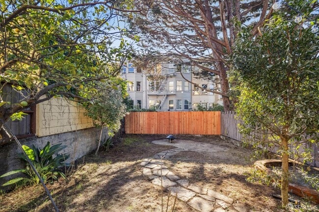 Building Photo - 1241 Fulton St