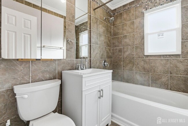 Building Photo - 43 Freeman St