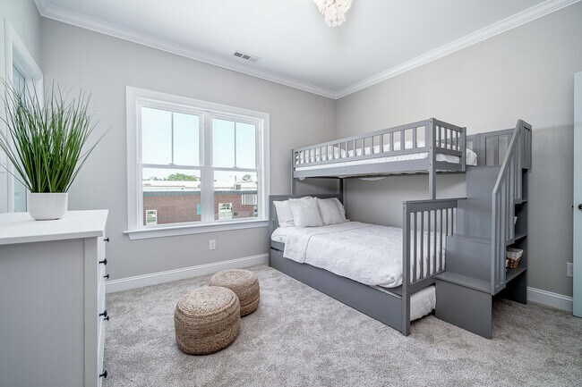 Building Photo - 103 S 13th St