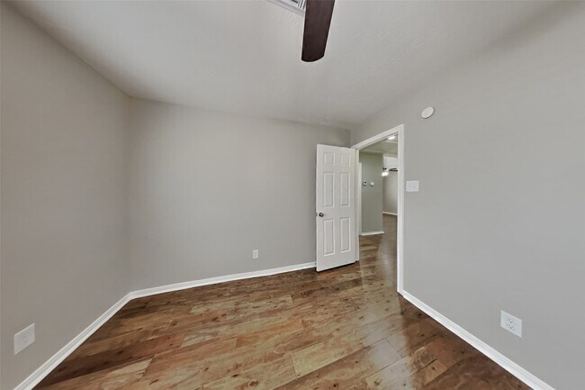 Building Photo - 3718 Lauderwood Ln