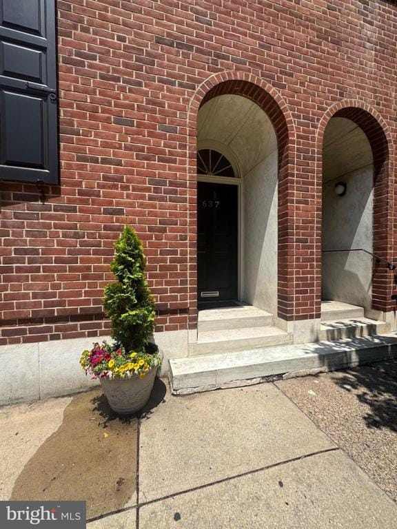 Building Photo - 637 Spruce St
