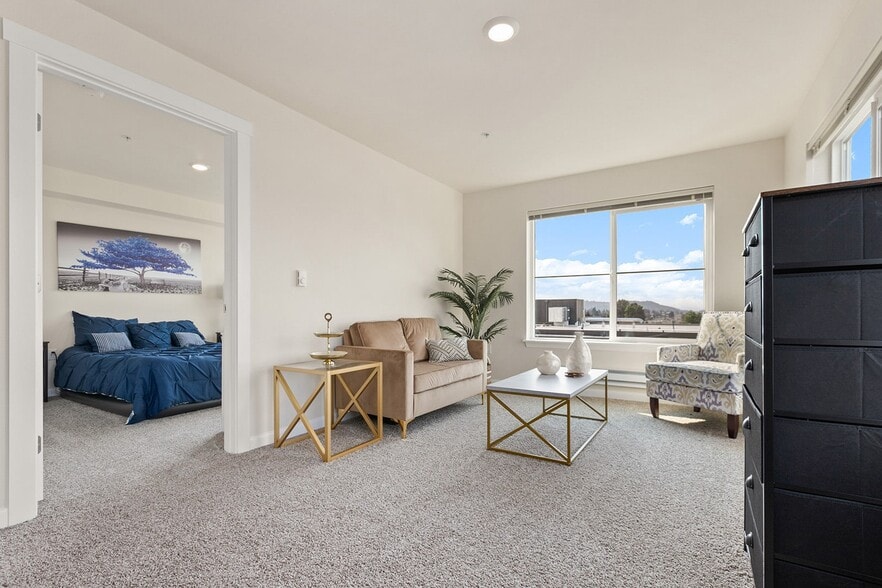 Legacy Plaza Living Room - Interurban Senior Living