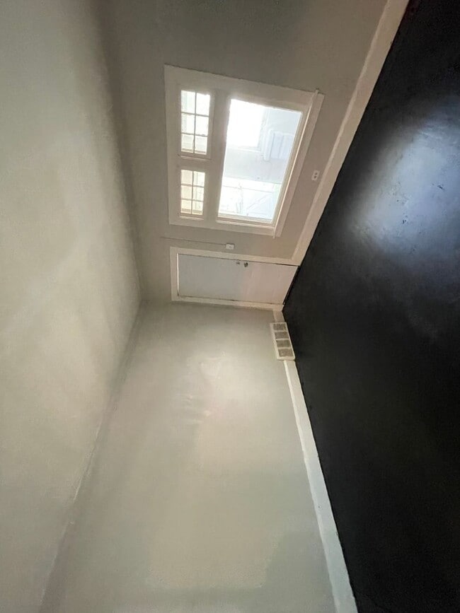 Building Photo - SECTION 8 and EDEN Accepted!! Fully renova...