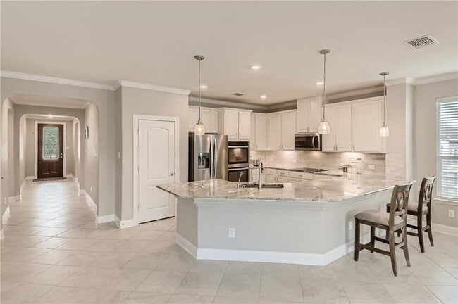 Building Photo - 303 White River Dr