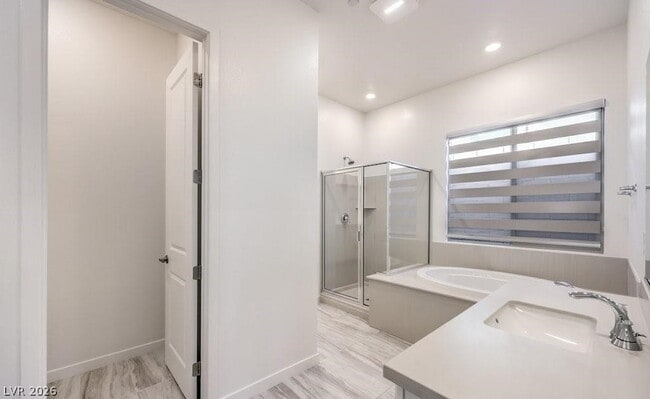 Building Photo - 11836 Star Grass Ave