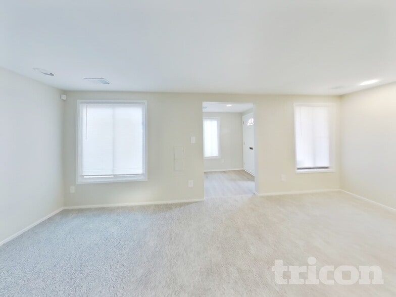 Building Photo - 9616 Brassie Way