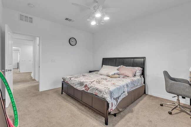 Building Photo - 3013 Historic Horizon Ave