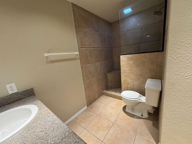 Building Photo - 10138 Inridge