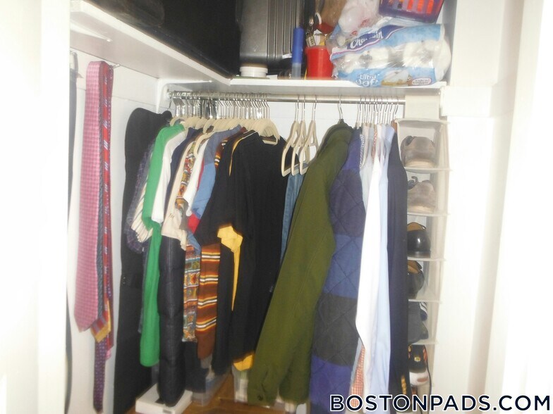 Building Photo - 854 Beacon St