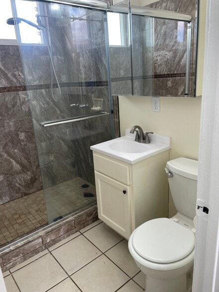 Building Photo - 7737 Bright Ave