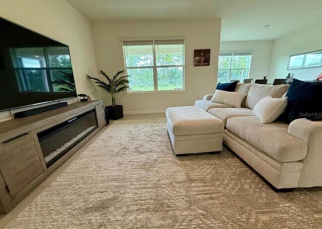 Building Photo - 17132 Edgemont Ln