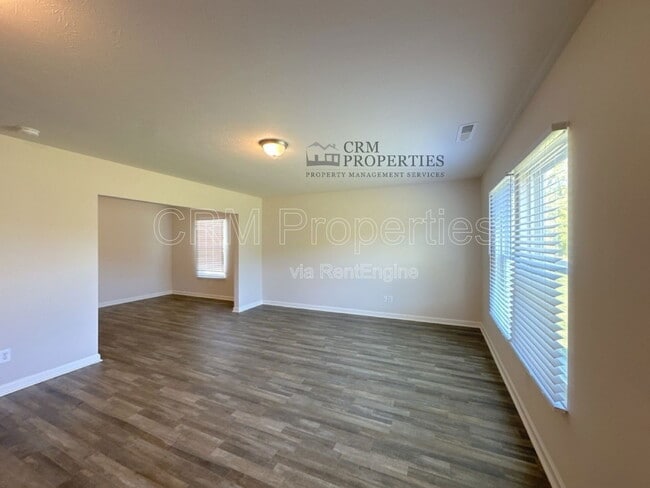 Building Photo - 1138 Deer Trail