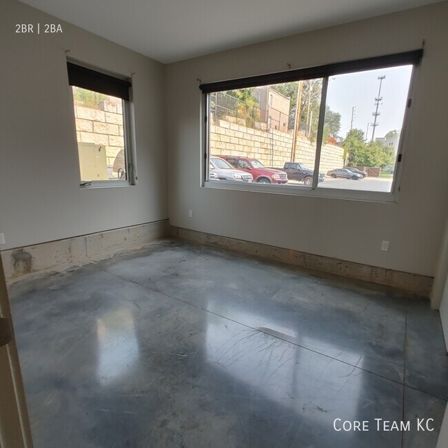 Building Photo - LARGE two bedroom