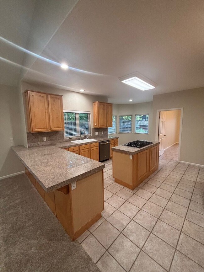 Building Photo - ** Move in Special! $500 off 1st Month's Rent!!** Single level 3 bedroom 2 bathroom Rincon Valley...