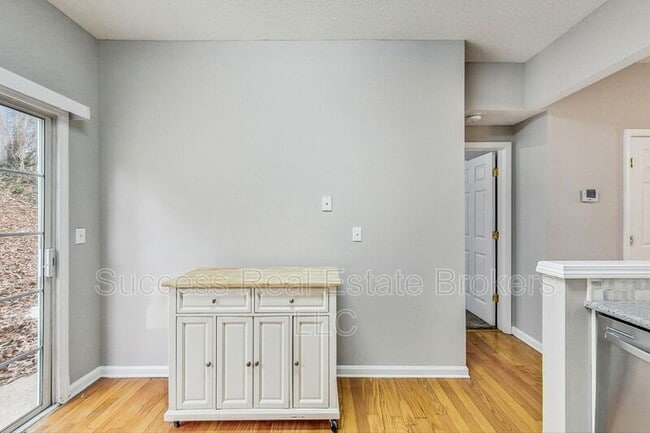 Building Photo - 1645 Heyford Cir NW
