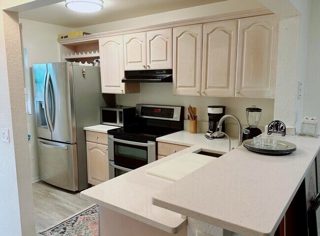 Building Photo - 9417 S Ocean Dr