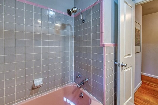 Building Photo - 1221 Cruce St